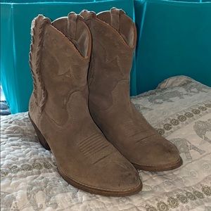 Used women boots